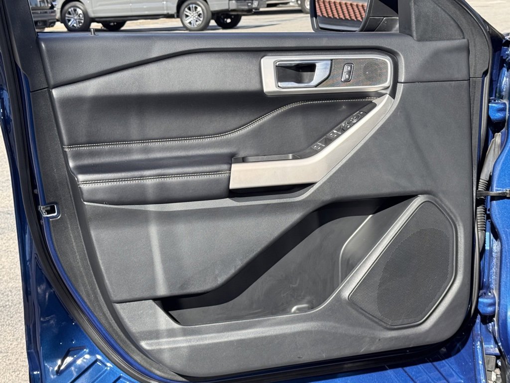 Certified 2022 Ford Explorer XLT w/ Equipment Group 202A image 16