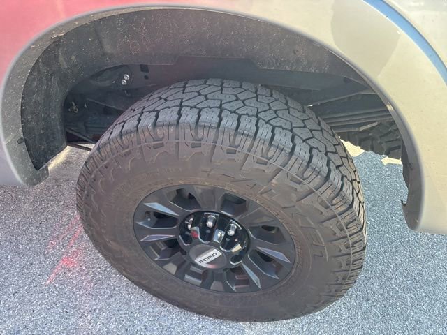 Certified 2022 Ford F350 Lariat w/ Tremor Off-Road Package AWD/4WD image 7