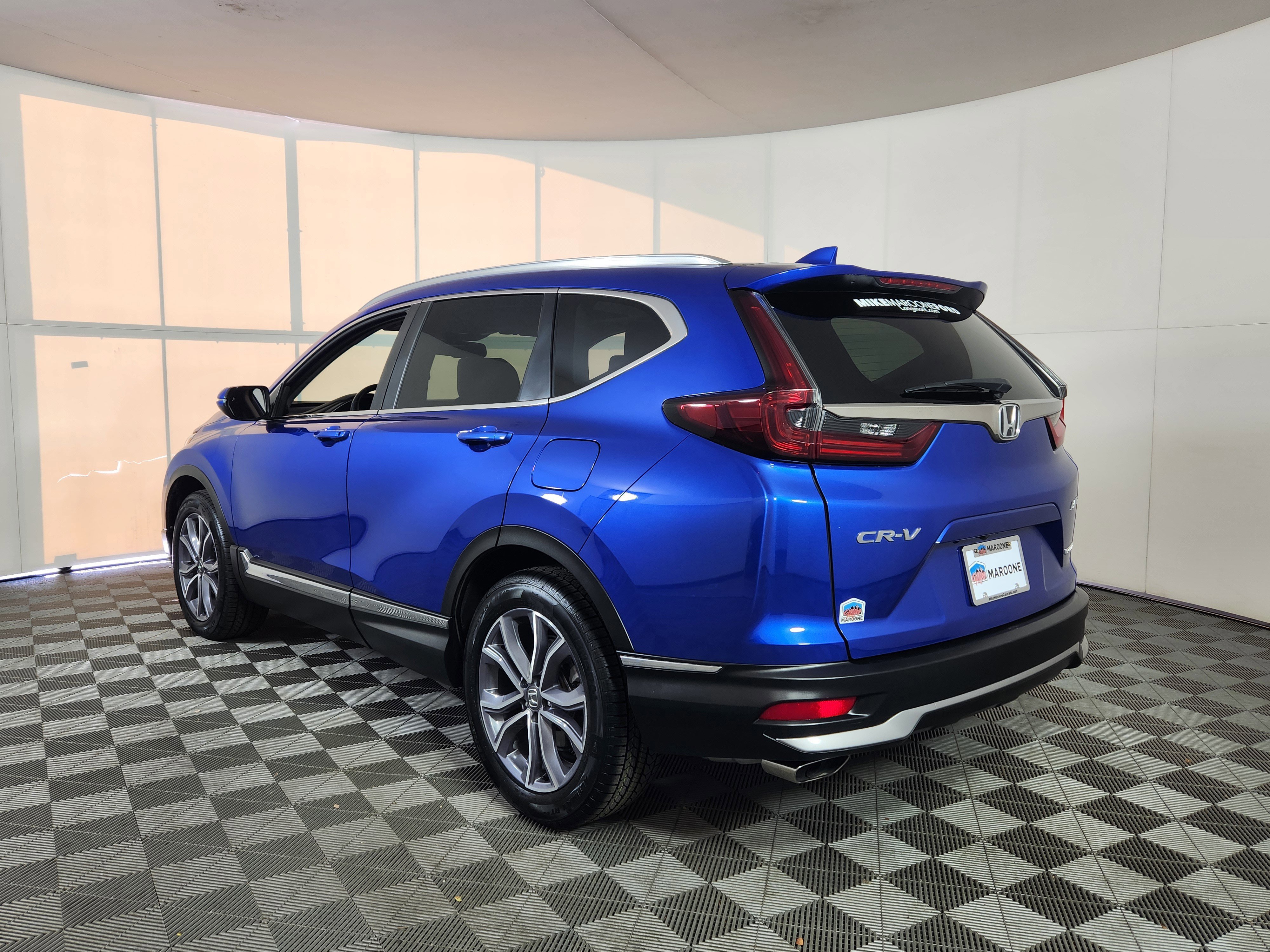 Used 2020 Honda CR-V Touring image 3