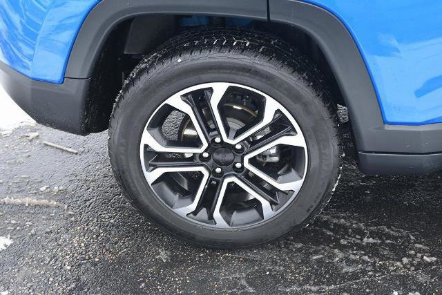 Used 2022 Jeep Compass Limited image 16