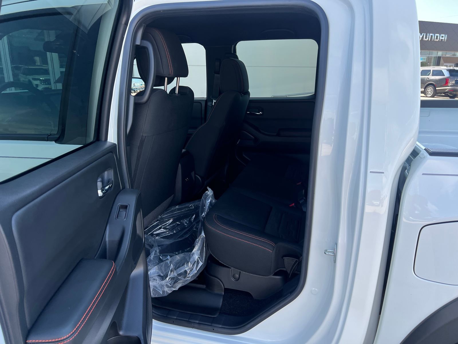 Used 2025 Nissan Frontier PRO-4X AWD/4WD image 11