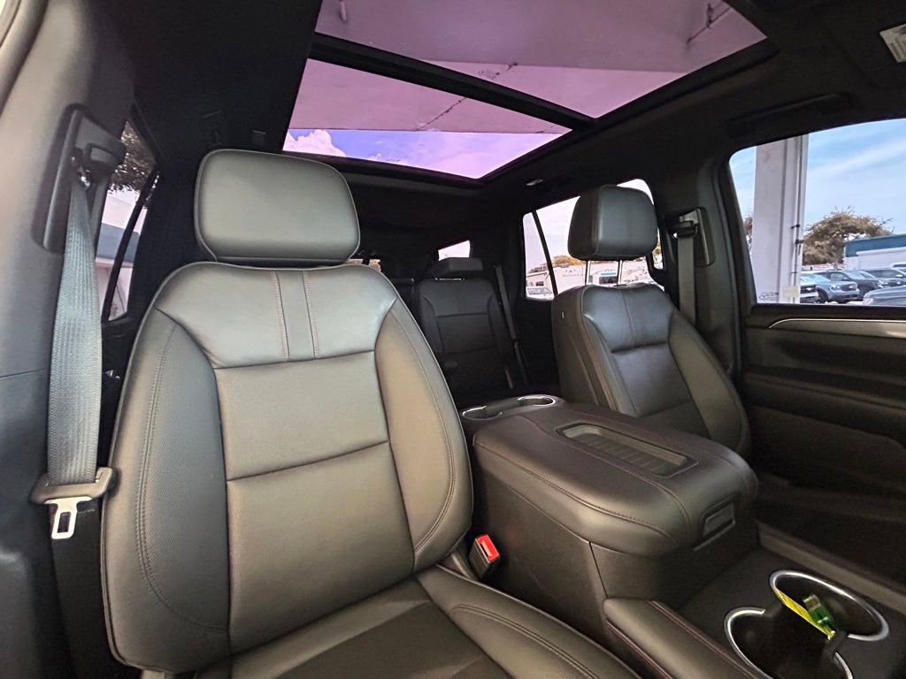 Used 2022 Chevrolet Tahoe RST w/ Sport Performance Package RWD image 28
