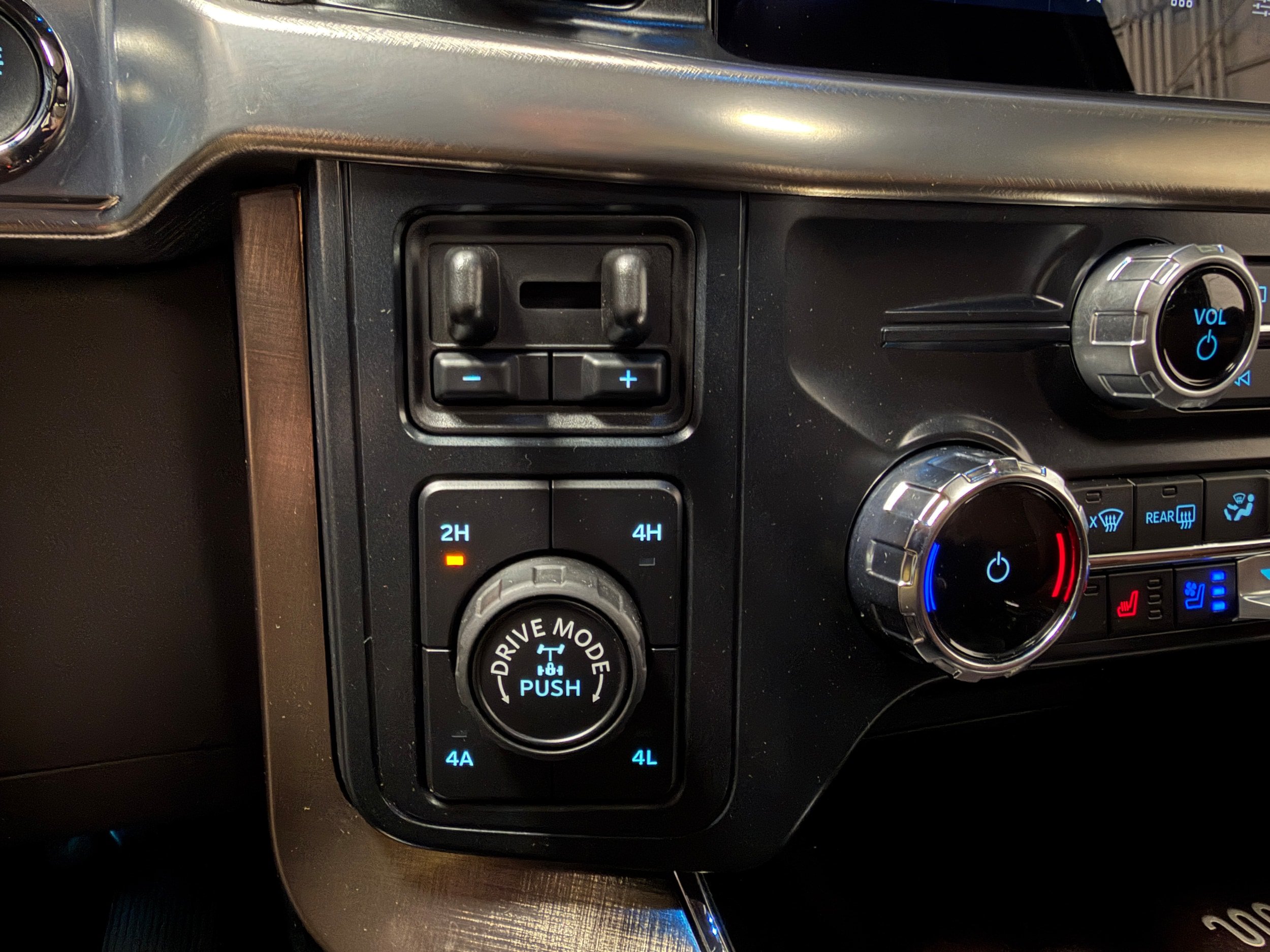 Certified 2025 Ford F150 King Ranch AWD/4WD image 23