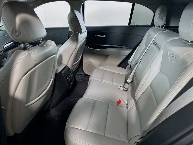 Used 2023 Cadillac XT4 Luxury w/ Cold Weather Package image 18