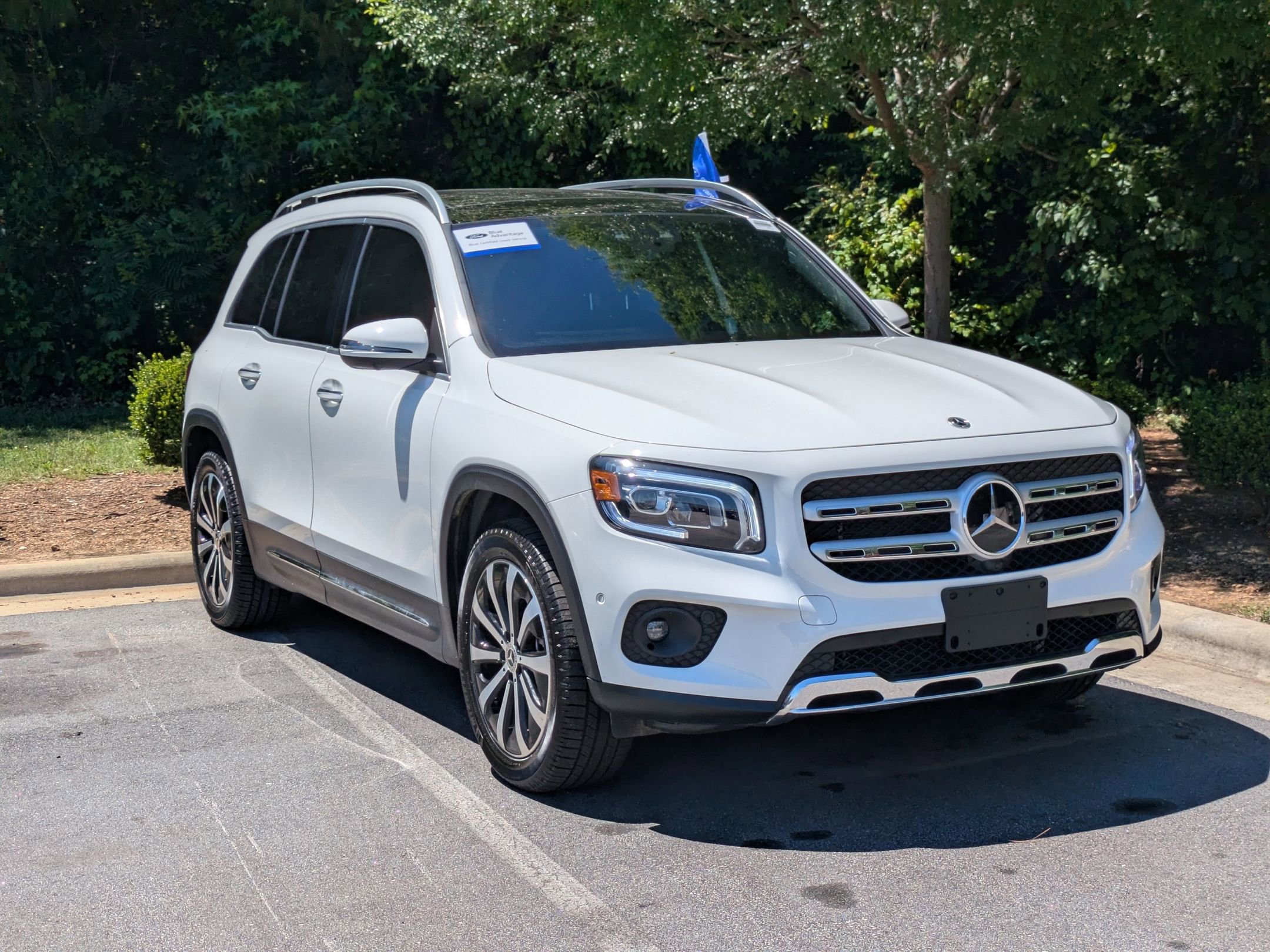 Used 2023 Mercedes-Benz GLB 250 image 2