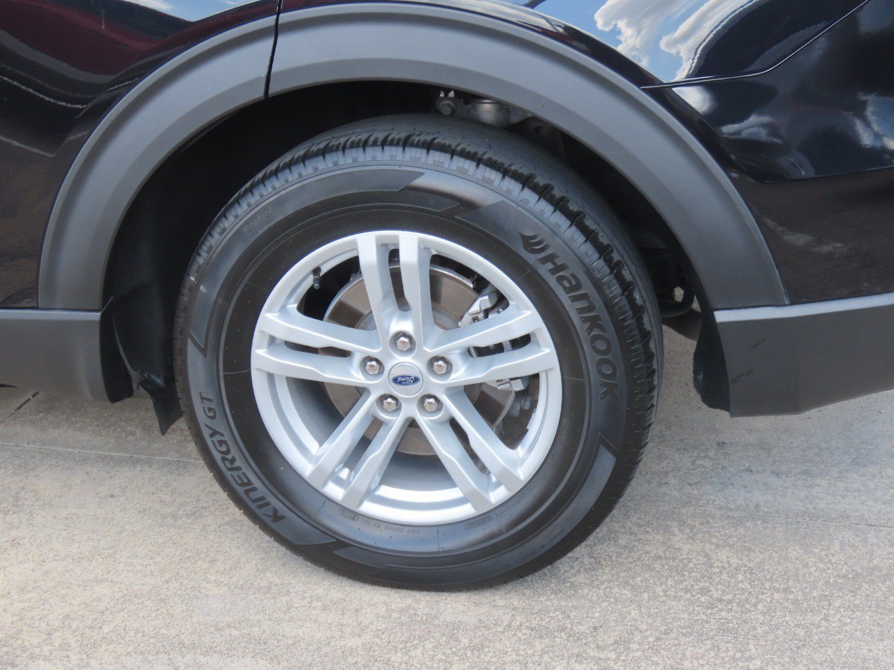 Certified 2023 Ford Explorer XLT RWD image 18