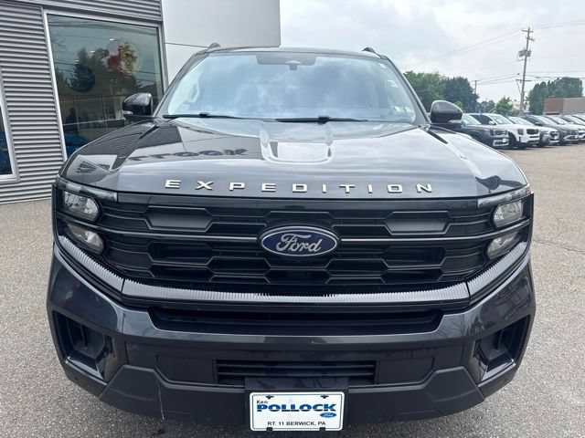 Certified 2025 Ford Expedition Max Active AWD/4WD image 3