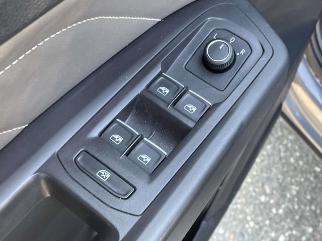 Used 2022 Volkswagen Atlas Cross Sport SEL R-Line AWD/4WD image 15