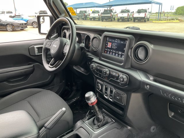 Used 2021 Jeep Wrangler Sport AWD/4WD image 15