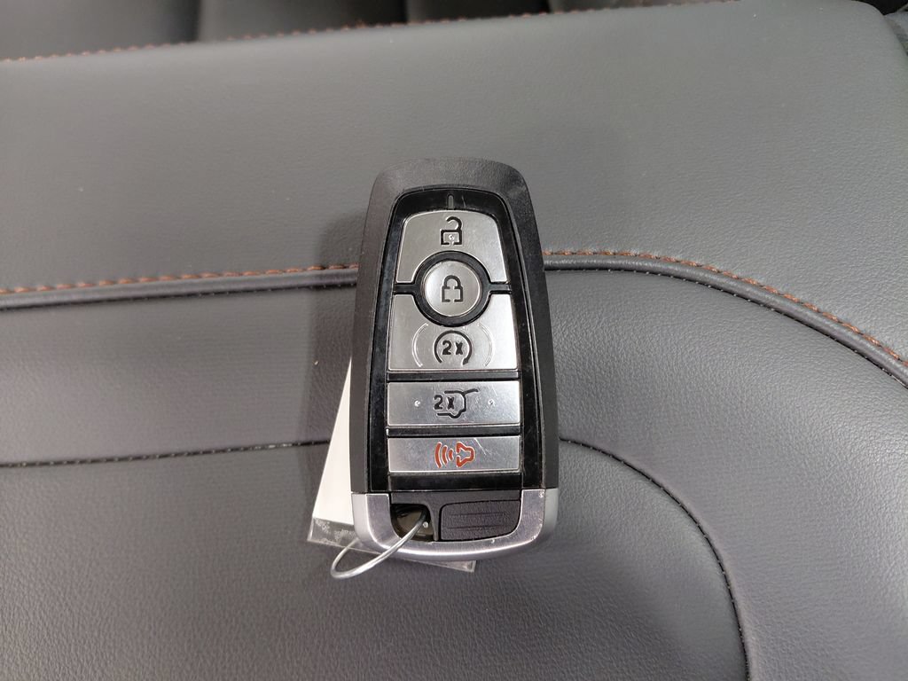 Certified 2025 Ford Expedition Active AWD/4WD image 10