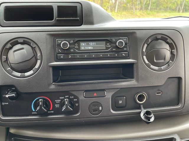Certified 2022 Ford E-350 and Econoline 350 Super Duty w/ Power Windows & Locks Group image 17