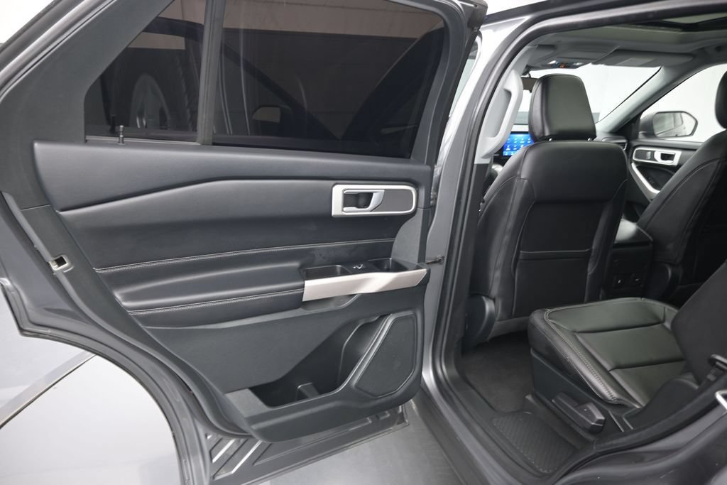 Certified 2023 Ford Explorer XLT w/ Equipment Group 202A RWD image 12