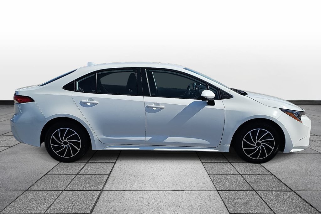 Used 2023 Toyota Corolla LE FWD image 4