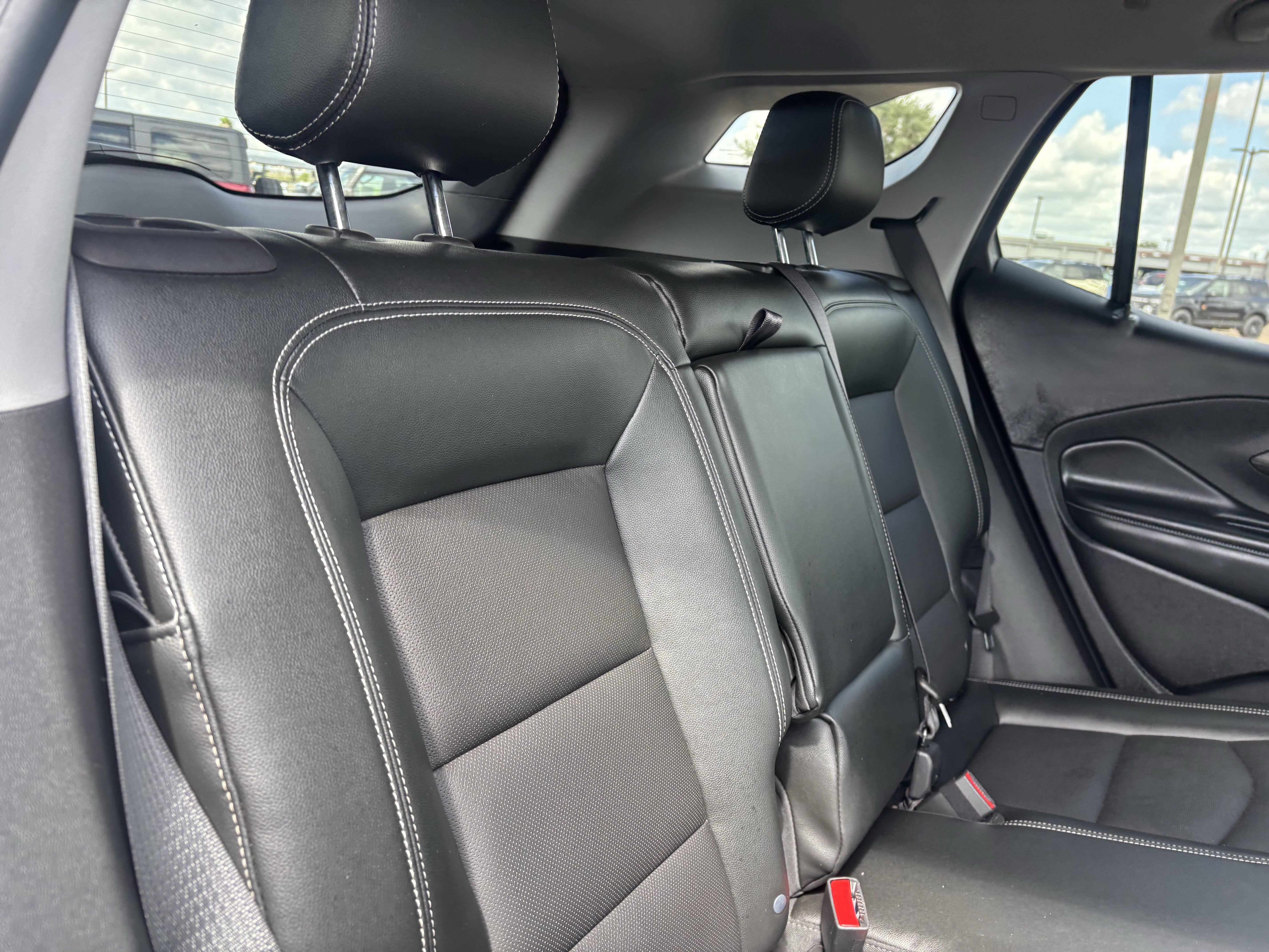 Used 2024 GMC Terrain SLT AWD/4WD image 23