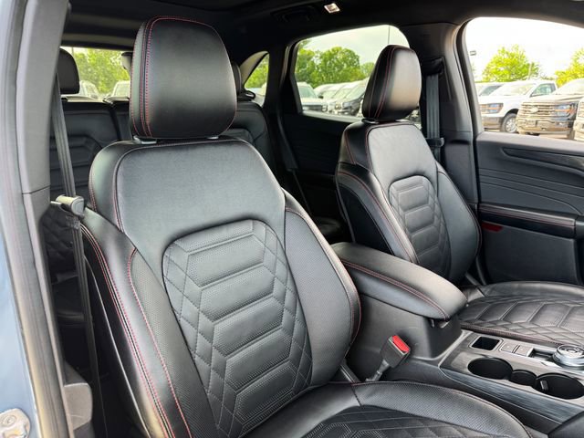 Certified 2023 Ford Escape ST-Line Elite w/ Premium Technology Package AWD/4WD image 19