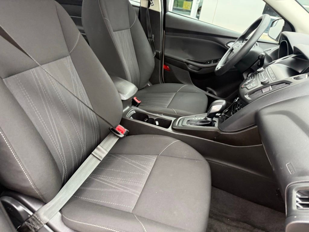 Certified 2018 Ford Focus SE image 13