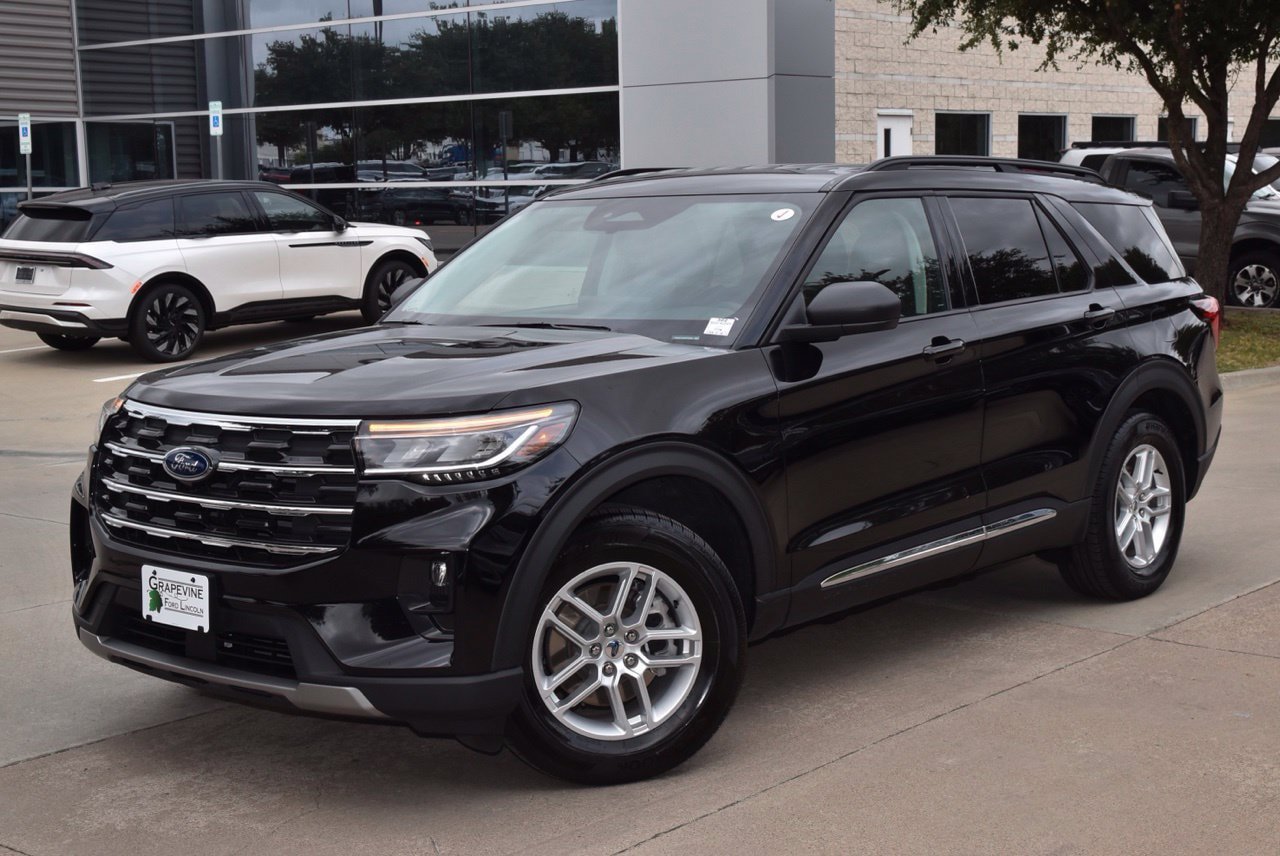 Certified 2025 Ford Explorer Active w/ Active Comfort Package RWD image 39