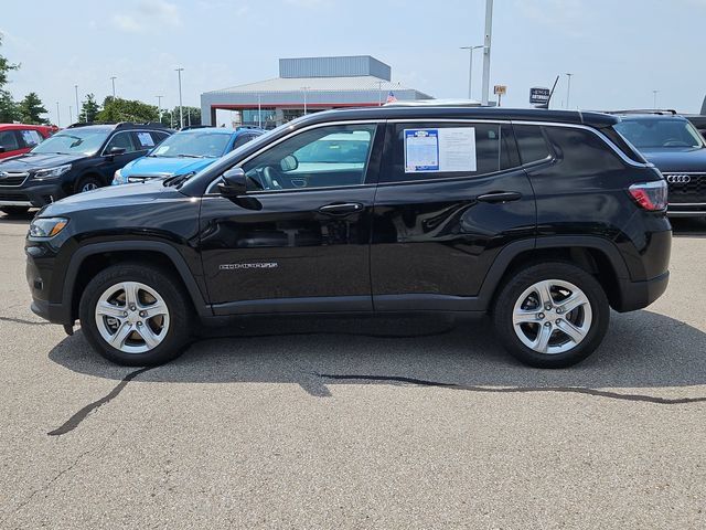 Used 2024 Jeep Compass Sport AWD/4WD image 2