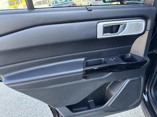 Certified 2022 Ford Explorer Platinum w/ Equipment Group 601A image 13