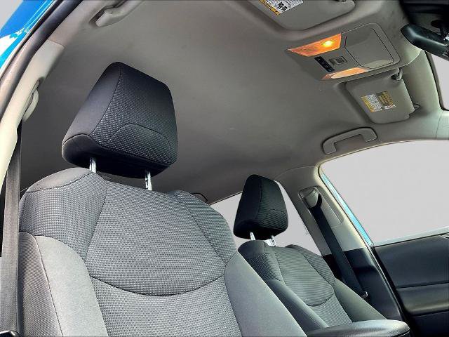 Used 2019 Toyota RAV4 LE w/ Carpet Mat Package AWD/4WD image 30