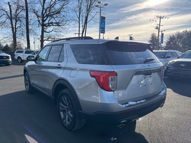 Certified 2022 Ford Explorer XLT w/ Equipment Group 202A image 6