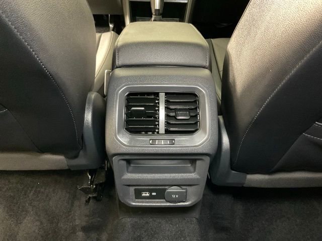 Used 2020 Volkswagen Tiguan SE w/ Panoramic Sunroof Package image 18