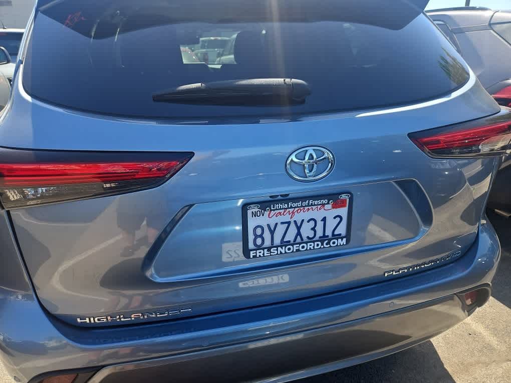 Used 2022 Toyota Highlander Platinum AWD/4WD image 8