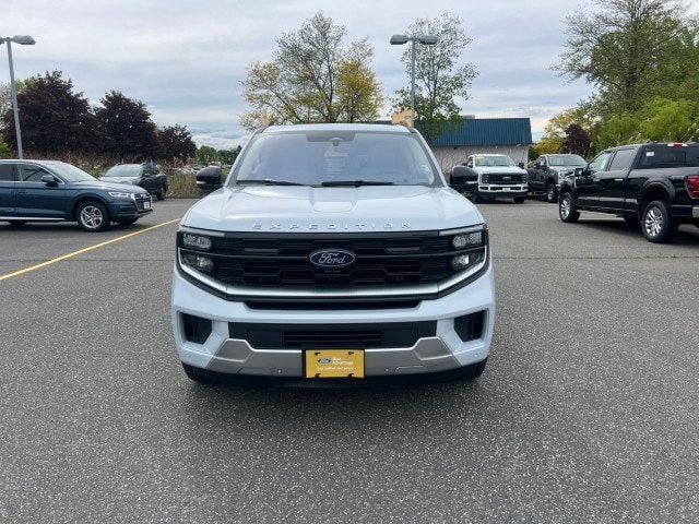 Certified 2025 Ford Expedition Max Platinum w/ Driver's Package AWD/4WD image 2