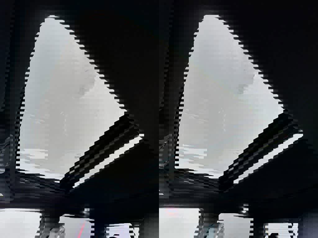 Certified 2019 Ford F150 Platinum w/ Equipment Group 701A Luxury image 32