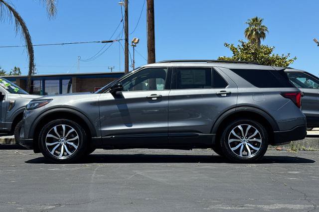 Certified 2025 Ford Explorer ST-Line AWD/4WD image 32
