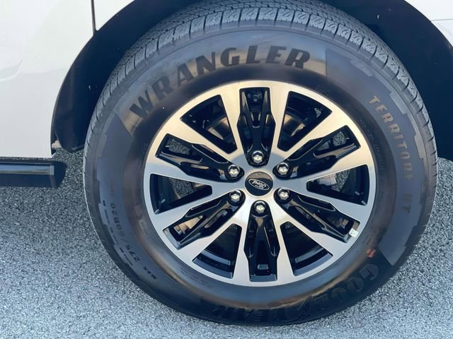 Certified 2025 Ford Expedition Max Platinum AWD/4WD image 11