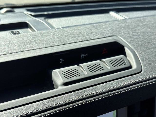 Certified 2025 Ford Bronco Outer Banks AWD/4WD image 28