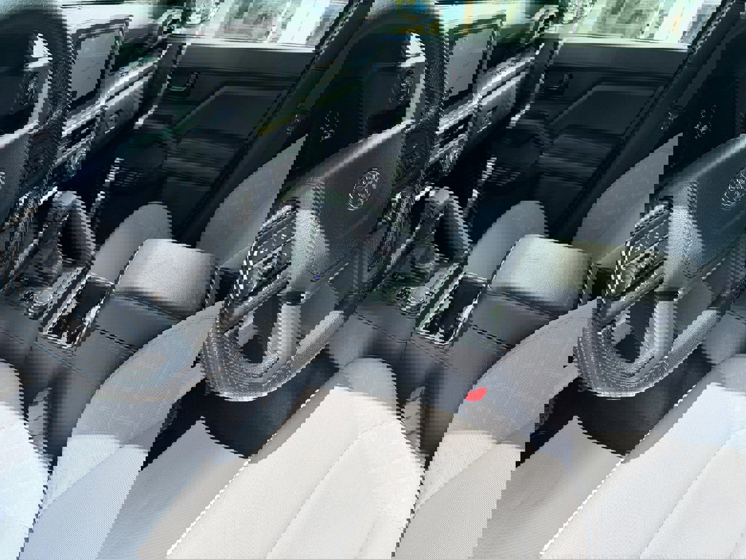 Used 2025 Toyota Tacoma SR5 image 19