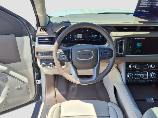 Used 2023 GMC Yukon XL Denali AWD/4WD image 15
