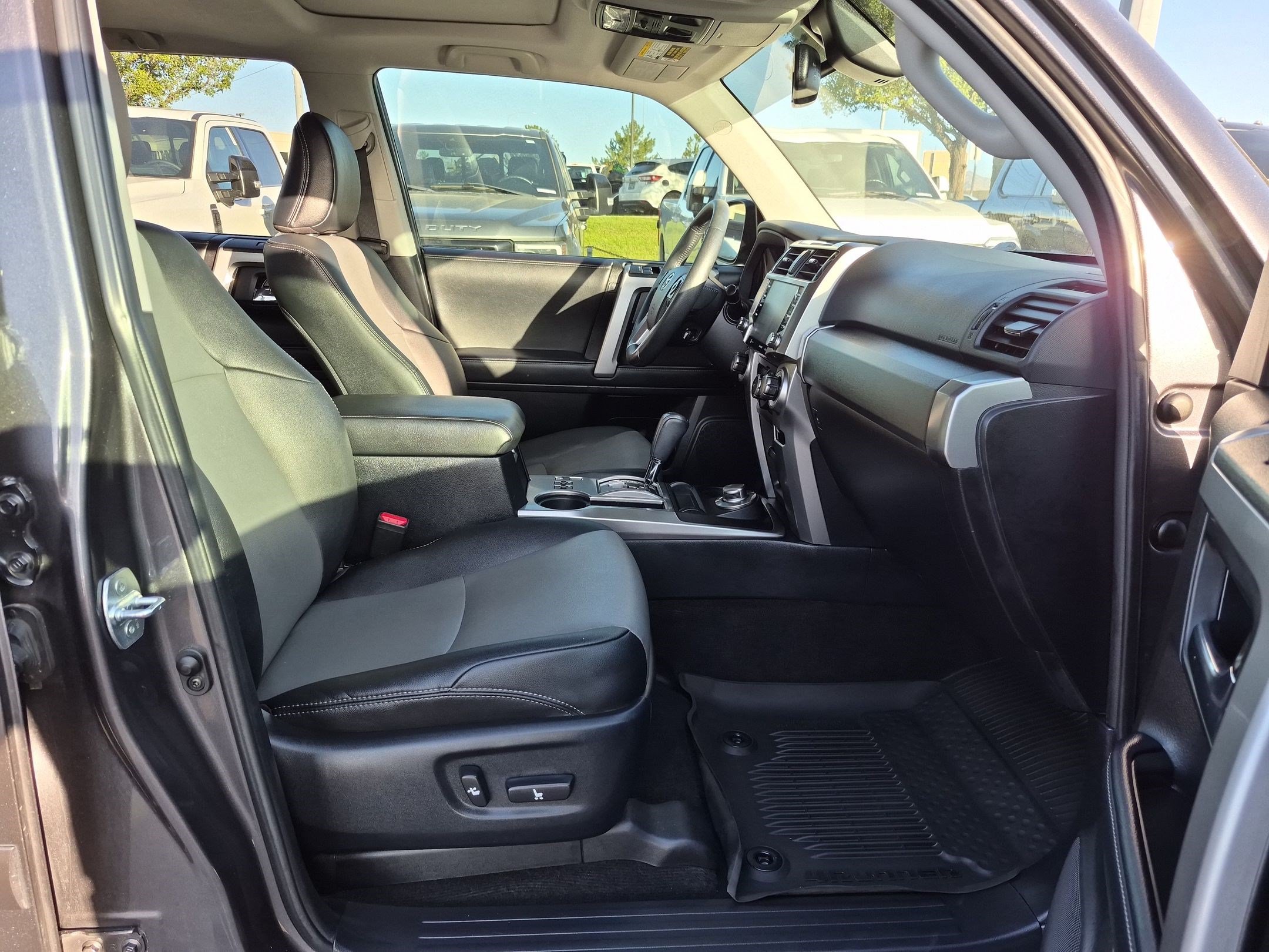 Used 2021 Toyota 4Runner SR5 Premium w/ Moonroof Package AWD/4WD image 35
