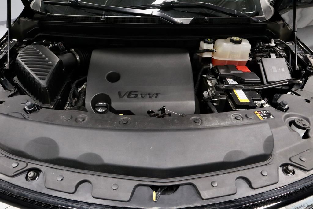 Used 2024 Buick Enclave Essence w/ Sport Touring Edition FWD image 16