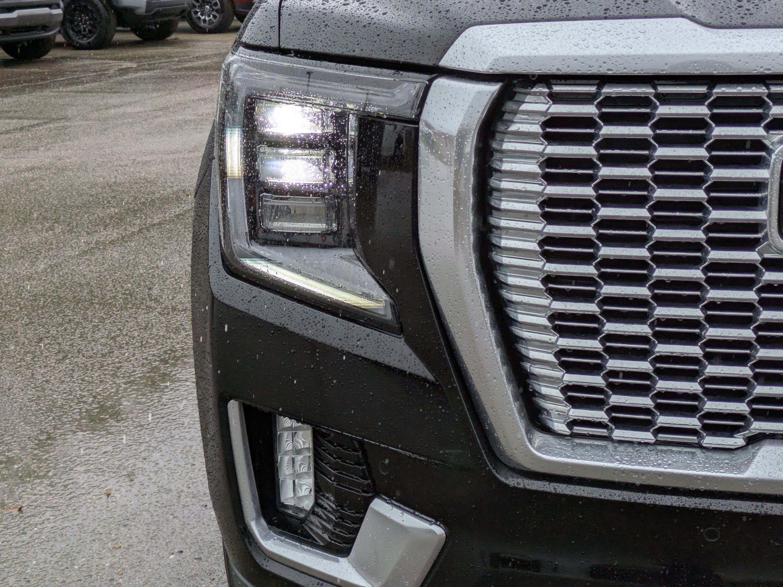 Used 2021 GMC Yukon XL Denali w/ Denali Premium Package RWD image 10