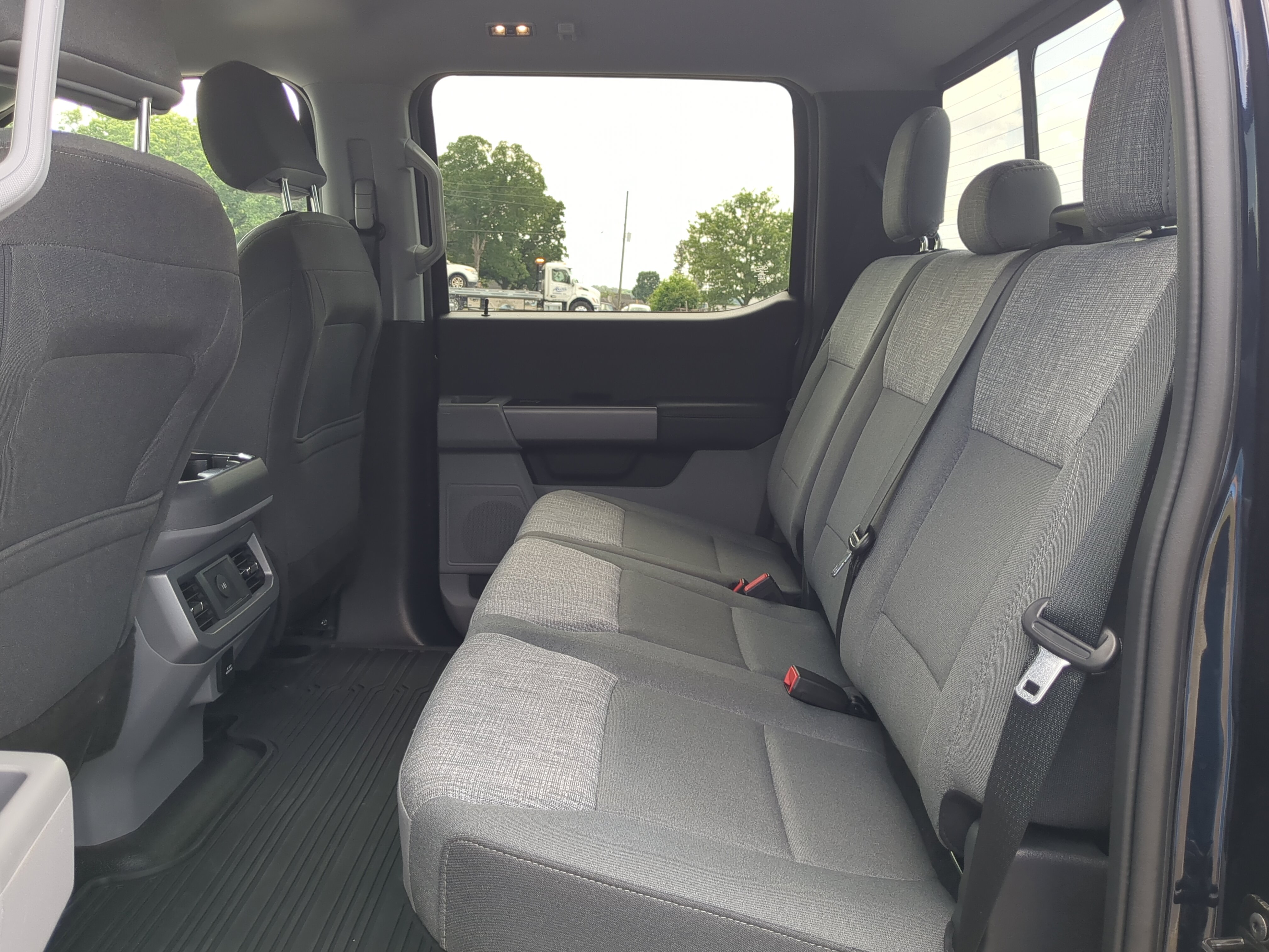 Certified 2025 Ford F250 XLT AWD/4WD image 12