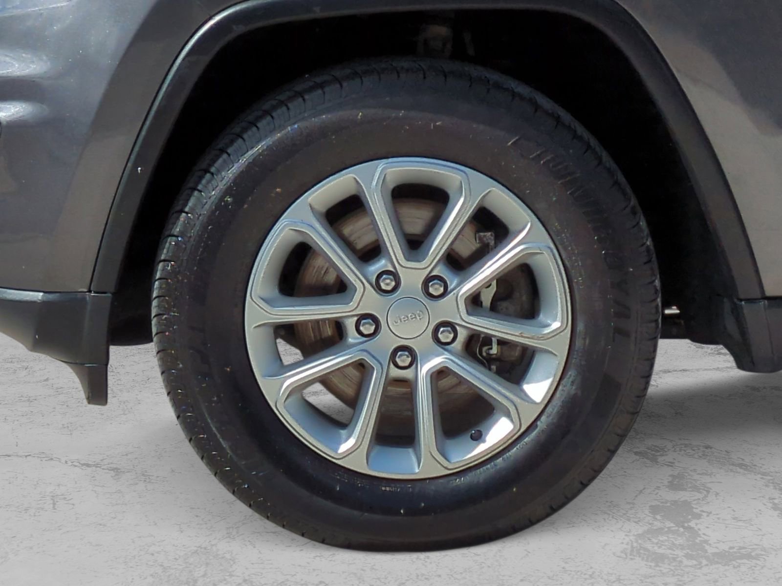 Used 2021 Jeep Grand Cherokee Laredo X AWD/4WD image 17