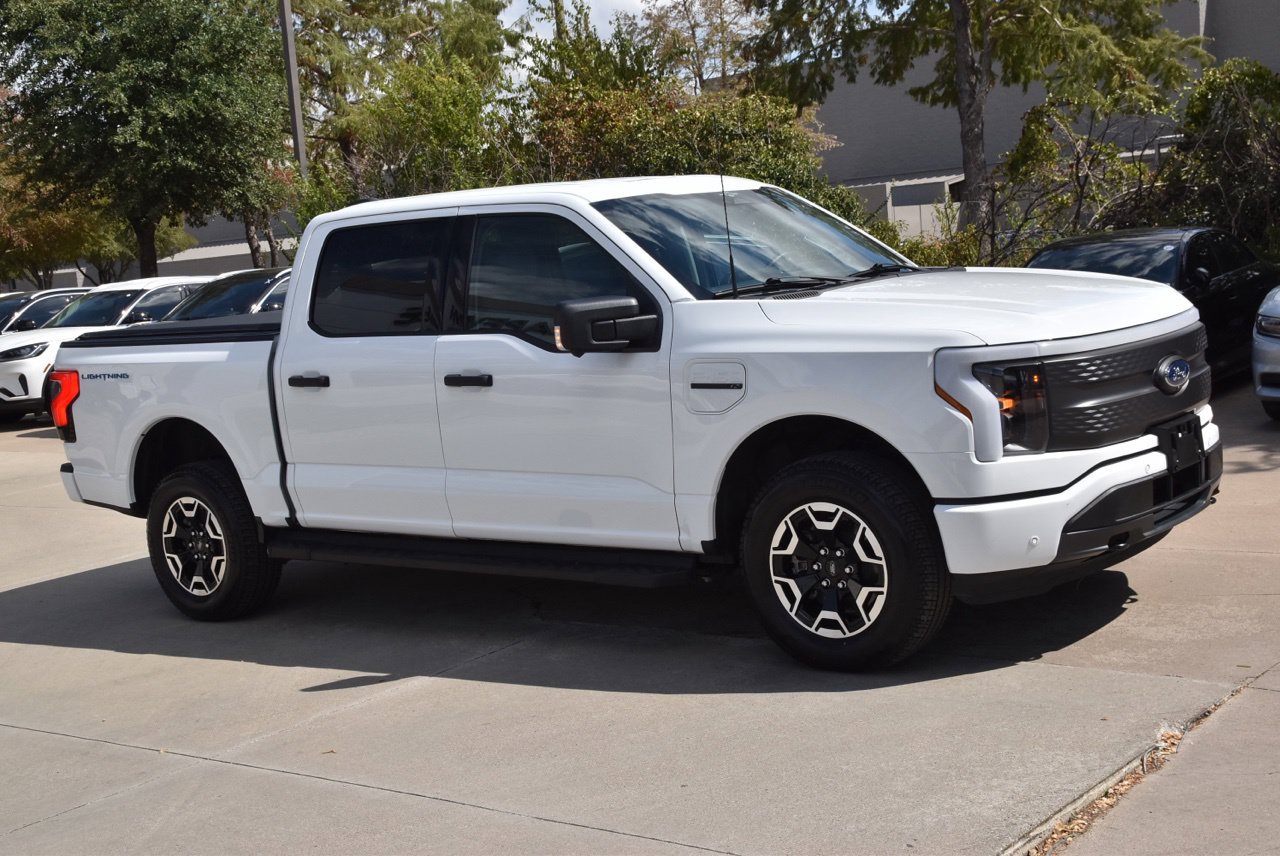 Certified 2023 Ford F150 Lightning XLT w/ Tow Technology Package AWD/4WD image 5