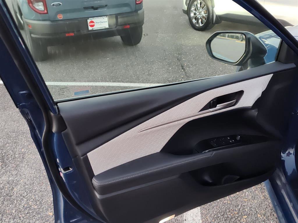 Used 2025 Toyota Camry XLE image 24