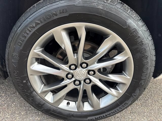 Used 2022 Buick Enclave Avenir w/ Avenir Technology Package AWD/4WD image 12