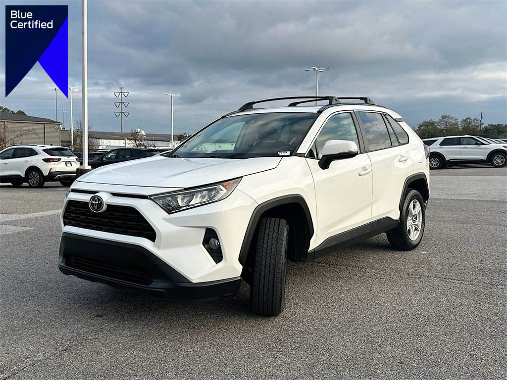 Used 2021 Toyota RAV4 XLE w/ Convenience Package image 1