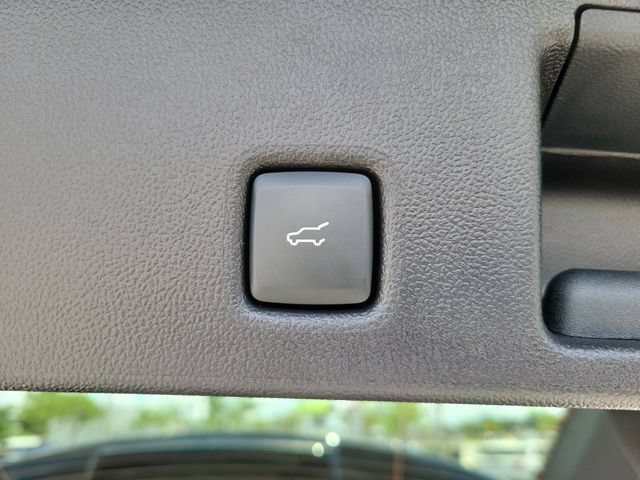 Certified 2025 Ford Escape SE FWD image 10