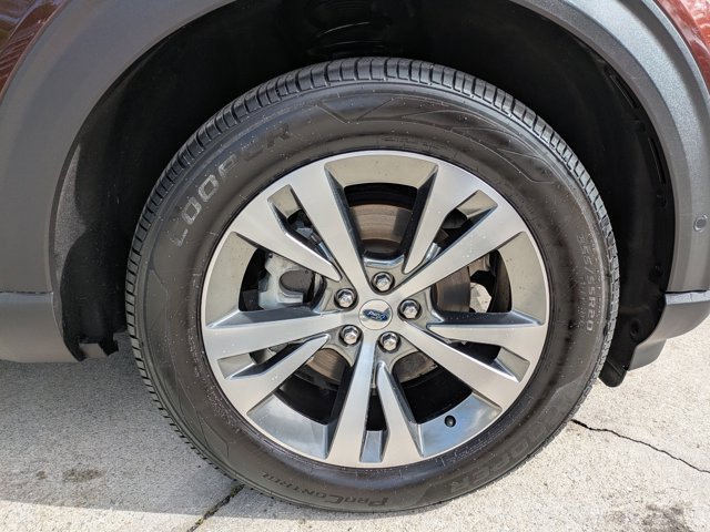 Certified 2020 Ford Explorer Platinum w/ Premium Technology Package image 11