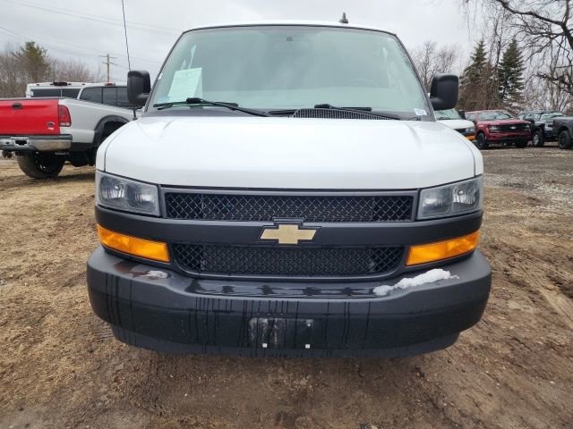 Used 2022 Chevrolet Express 3500 Extended w/ Driver Convenience Package image 5