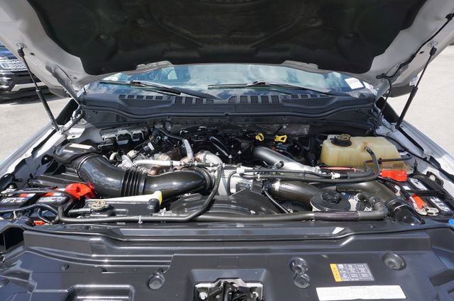 Certified 2019 Ford F450 Platinum w/ Platinum Ultimate Package AWD/4WD image 26