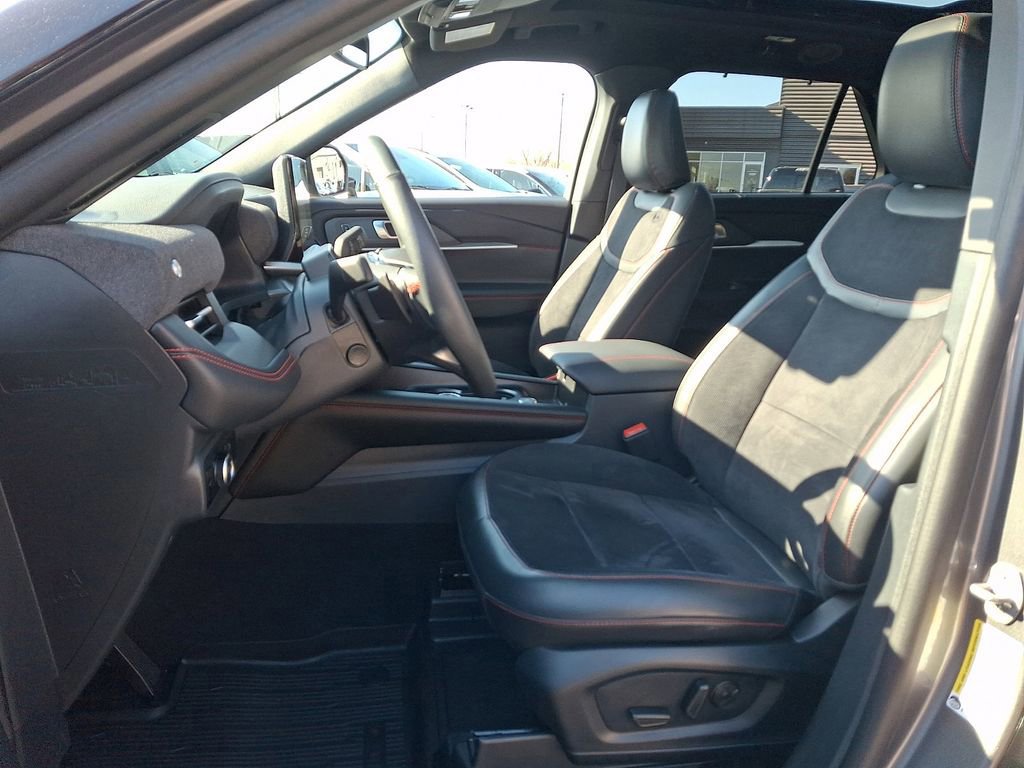 Certified 2025 Ford Explorer ST image 15