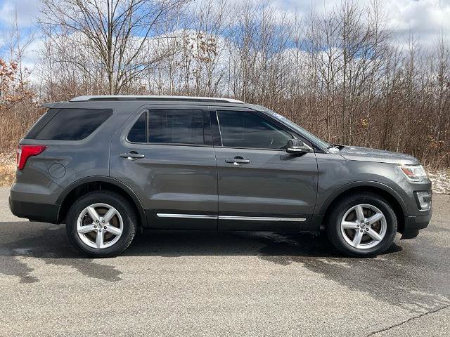 Certified 2017 Ford Explorer XLT w/ Equipment Group 202A AWD/4WD image 26