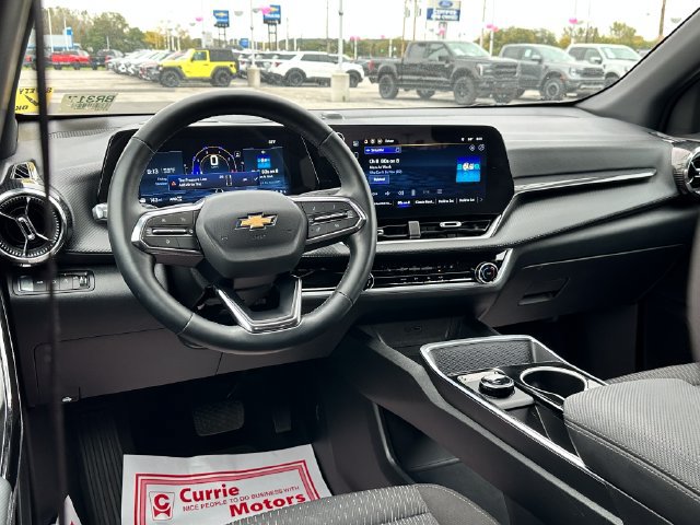 Used 2026 Chevrolet Equinox LT AWD/4WD image 10